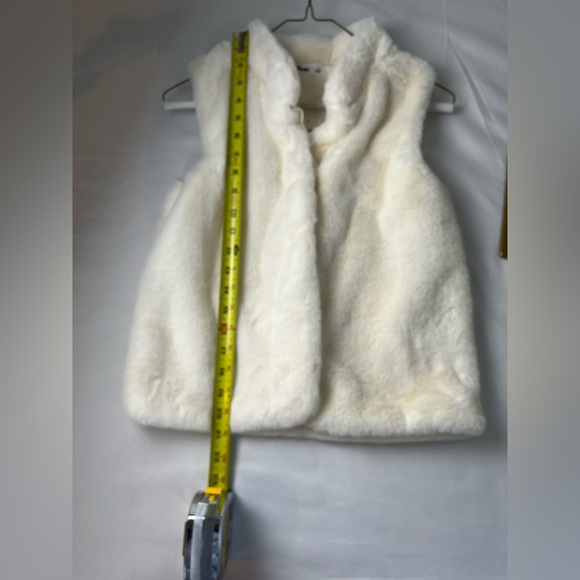 Macy's Epic Threads Cream Faux Fur Vest - NWT Size Large - Picture 8 of 8